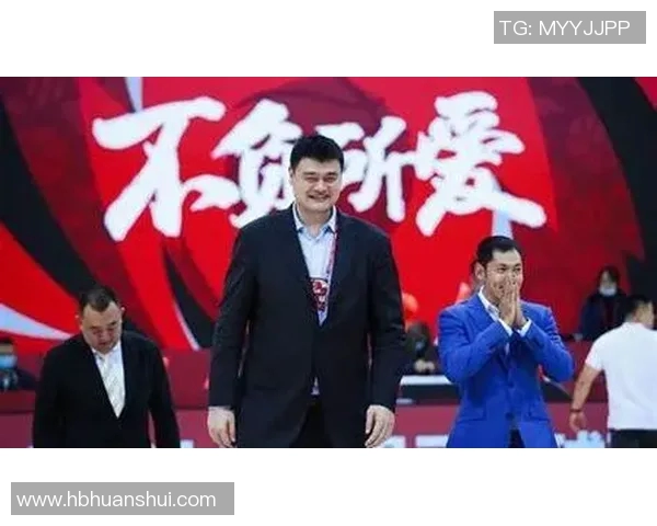 新秀姚明加盟小牛队展现无限潜力引发球迷热议